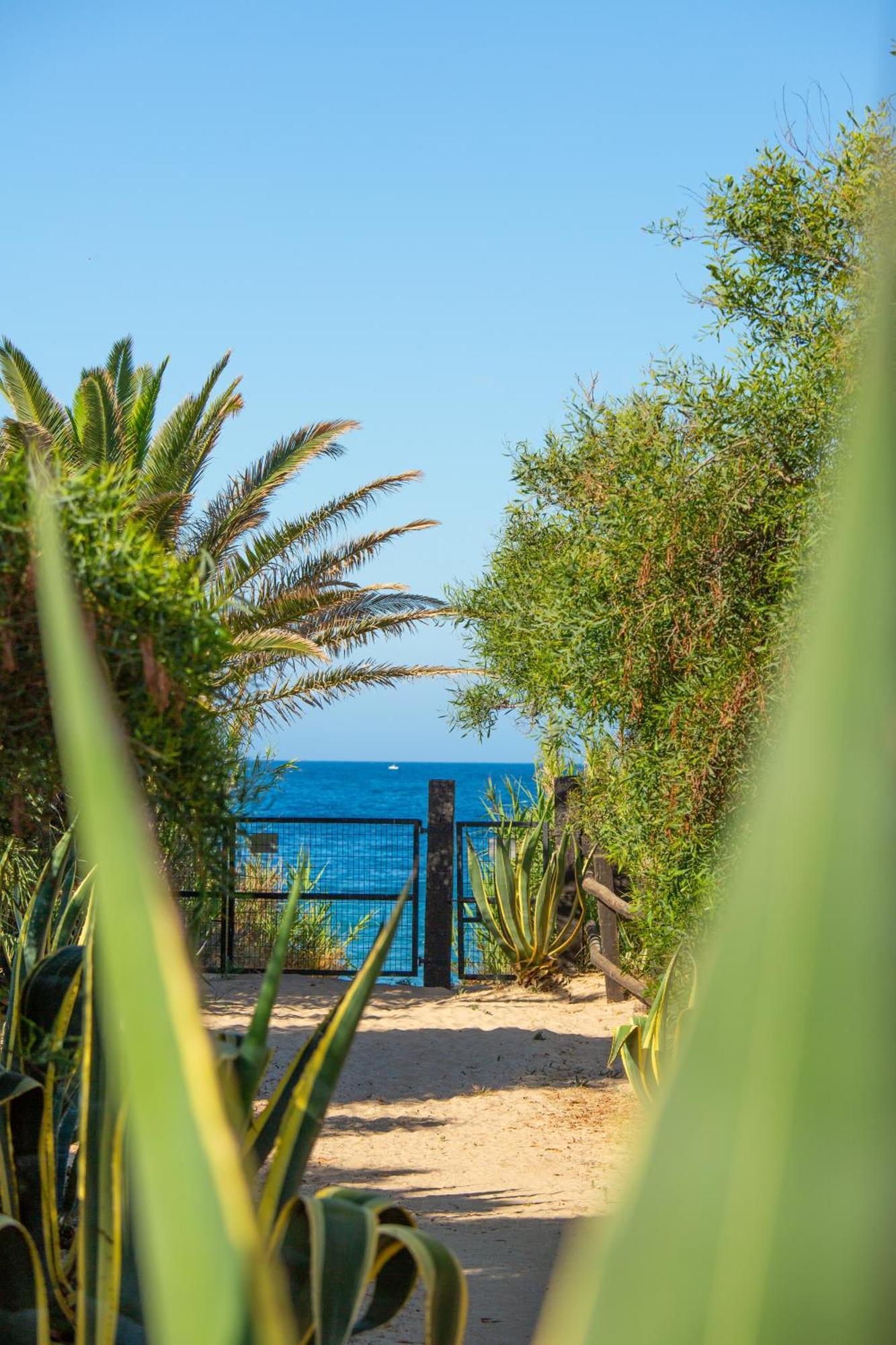 Casara Dos - 2 Dormitorios - Torre Con Acceso Privado A La Playa De Zahora Kültér fotó